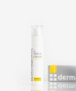 Antioxidant‑rich moisturizer with vitamin C that softens texture, fights free radicals, and strengthens skin’s defense—an excellent makeup base.